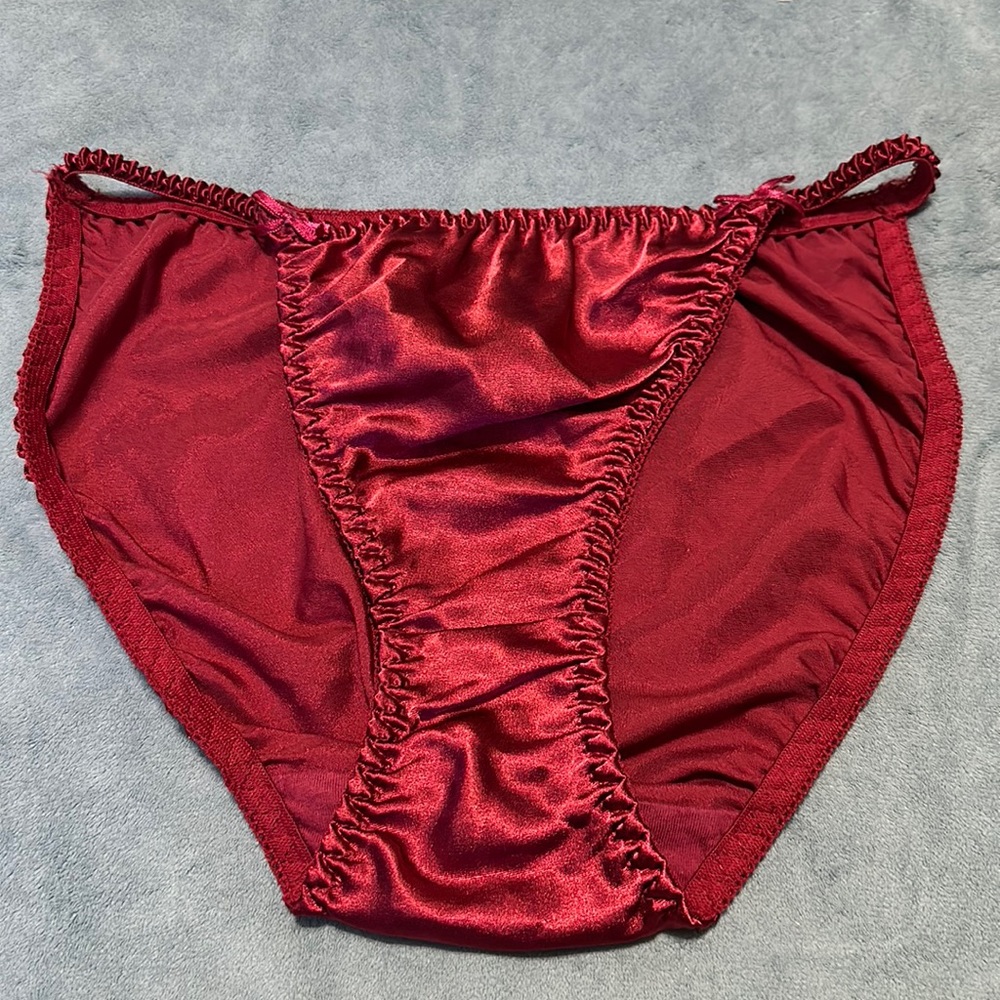 NWOT Burgundy Satin string panty size M/6